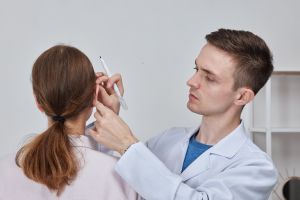 Безопасное и качественное промывание ушей и носа в клинике